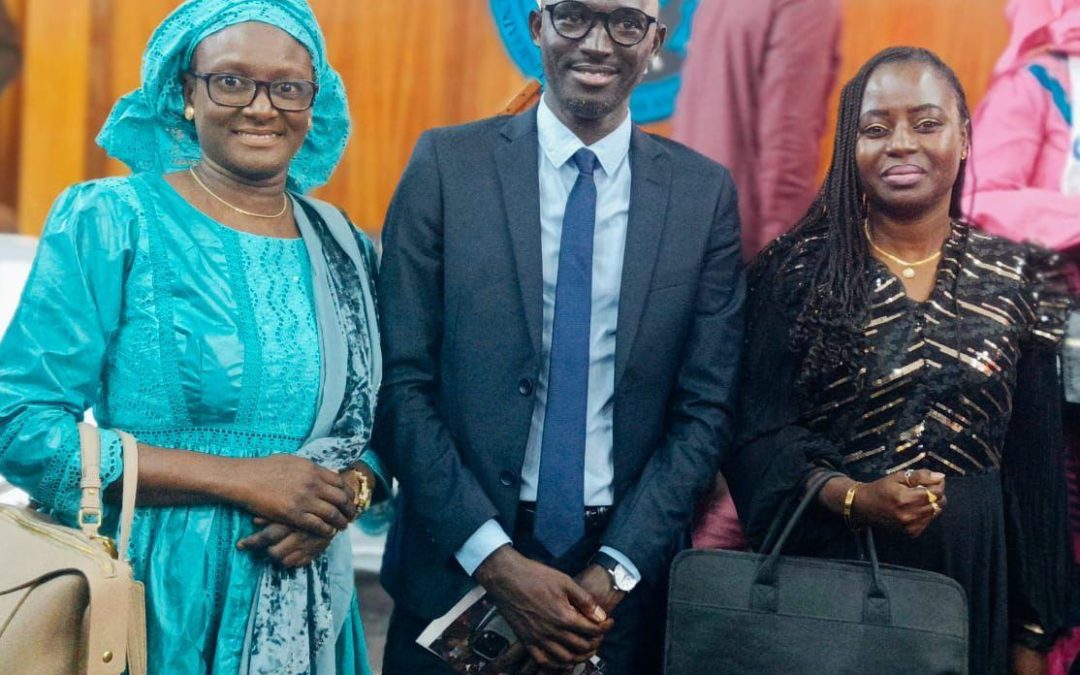 Retour sur une journée marquante pour la Direction des Archives du Sénégal.Ce mardi 14 avril 2026, Monsieur Mohamed Lat Sack Diop, Directeur des Archives du Sénégal, accompagné de Madame Ngoné Sarr Wade, Cheffe du Service de la Bibliothèque des Archives, a pris part à la cérémonie d’ouverture officielle du 60ᵉ anniversaire de la Bibliothèque Universitaire UCAD (BU-UCAD).